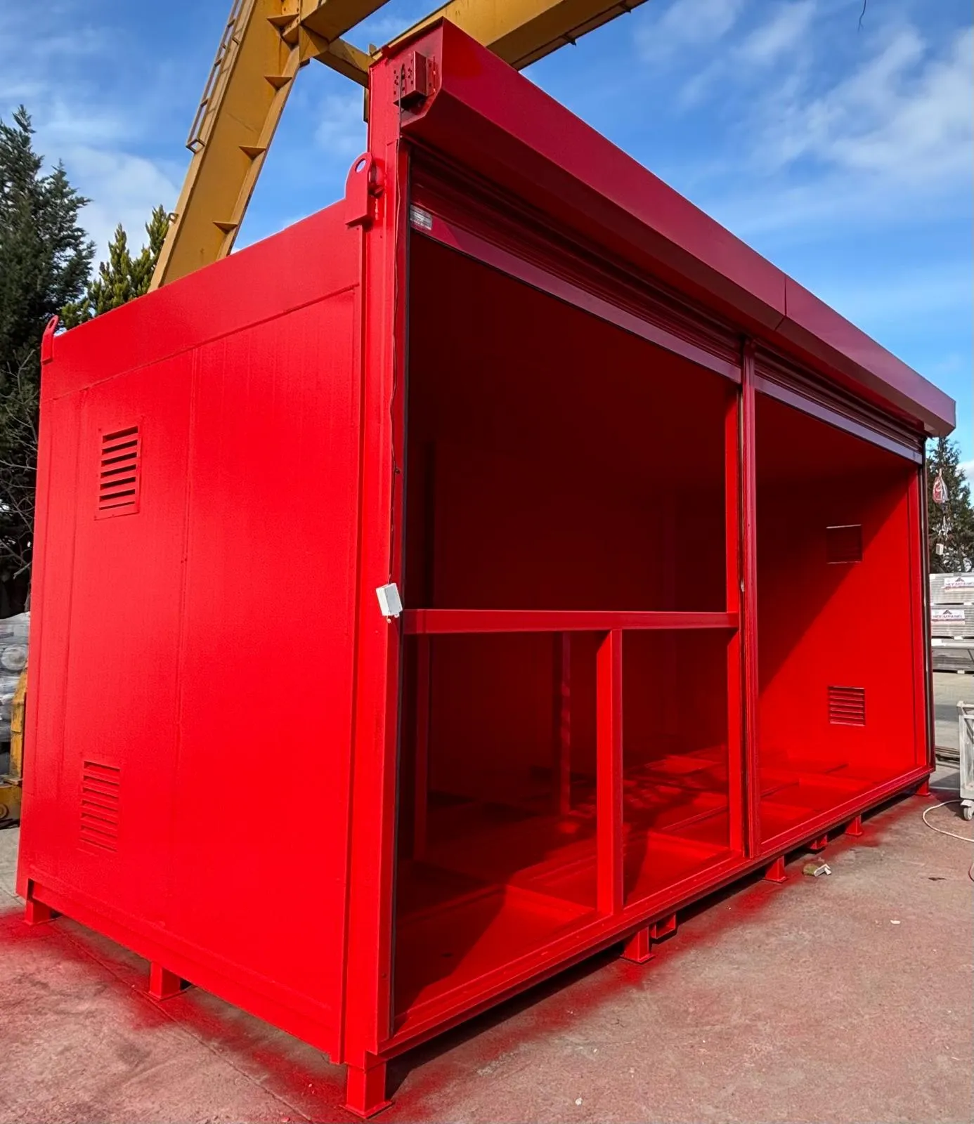 High-quality waste and hygiene container ensuring reliable collection, hygienic storage, and safe waste management in industrial areas.