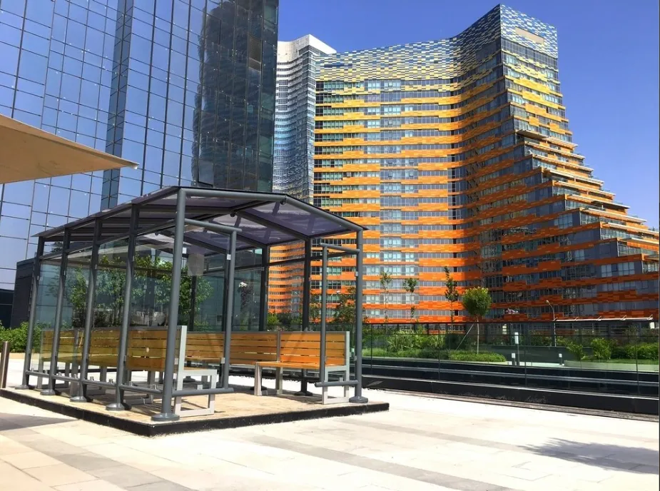 compact smoking shelter for workplaces and factories