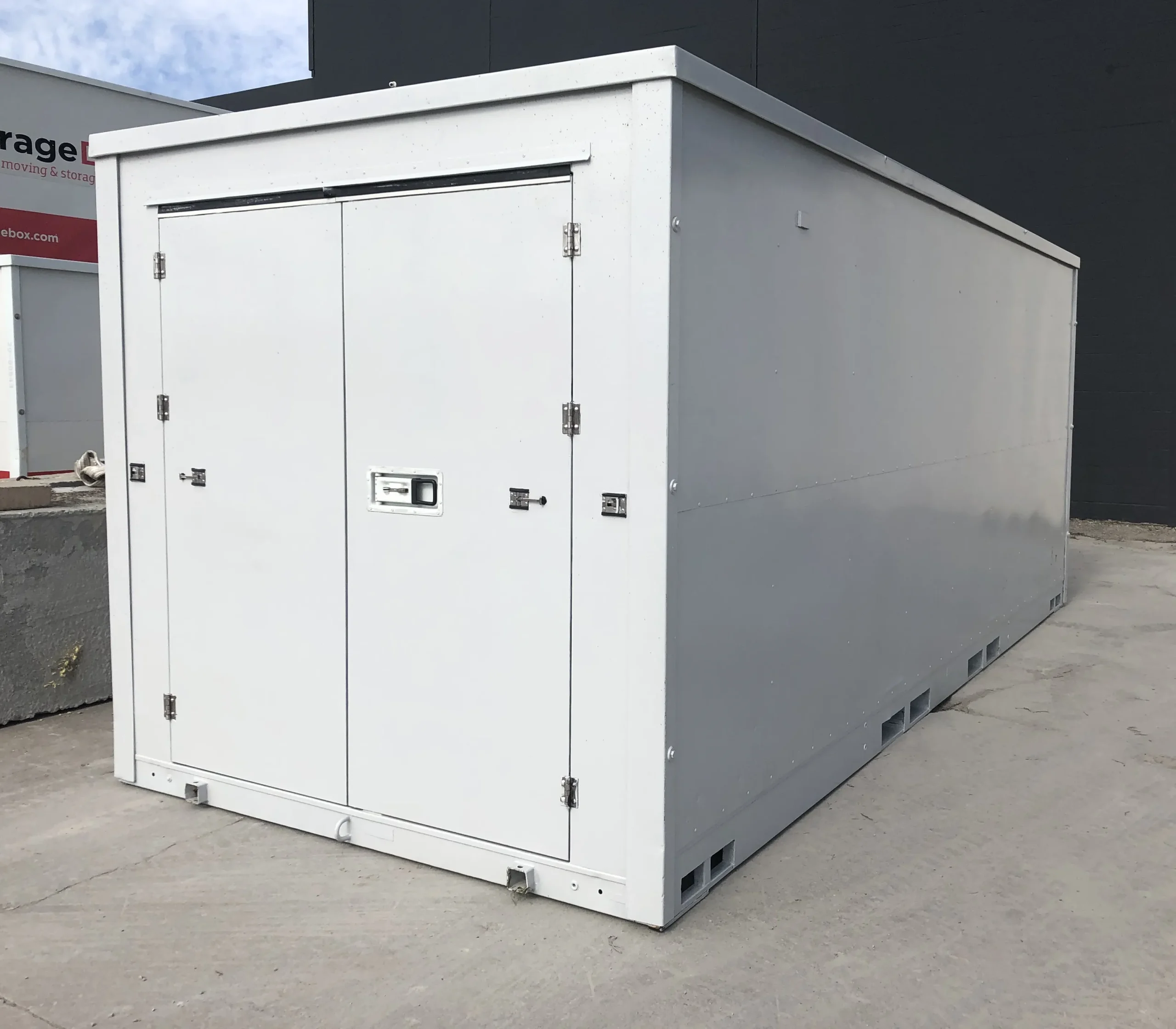 Durable storage container designed for safe cargo transport, industrial warehousing, and long-term storage needs.