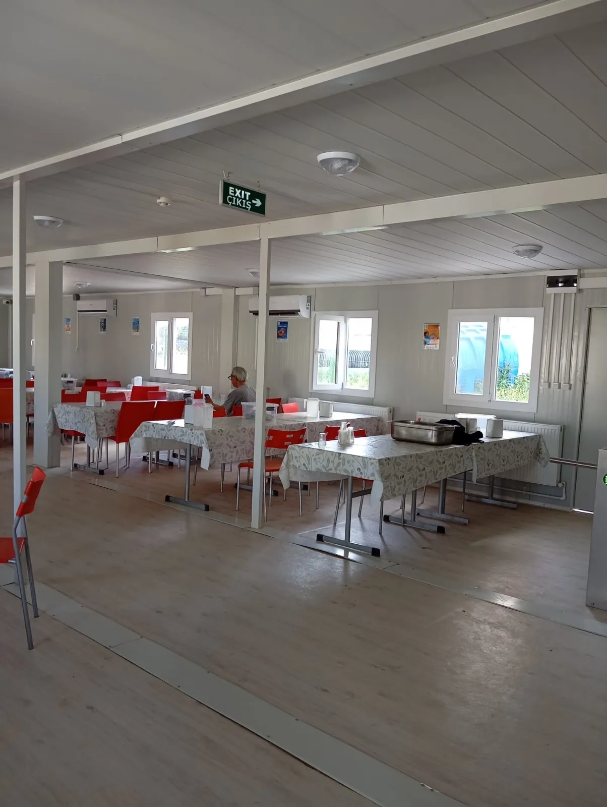 Industrial prefabricated dining hall with stainless kitchen